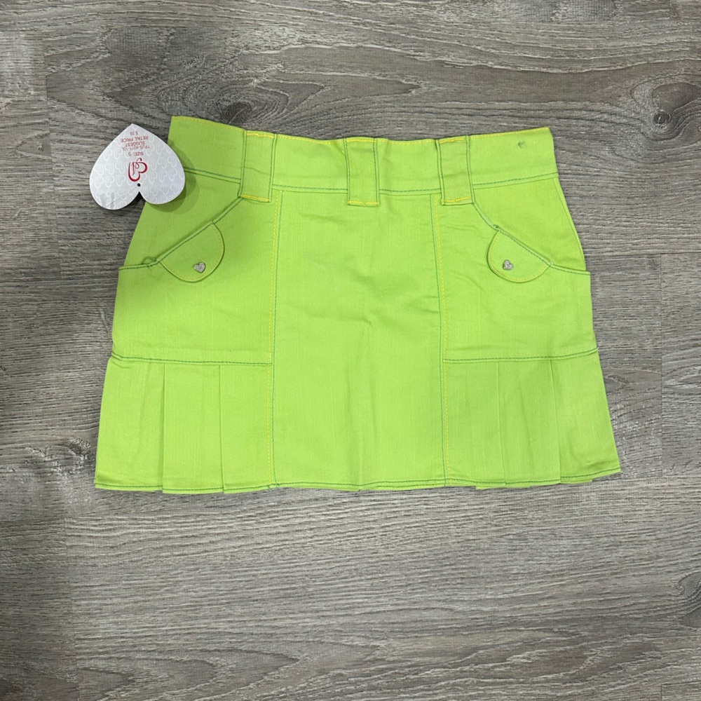 Bright Green Mini Skirt with Pleats - Picture 2 of 2